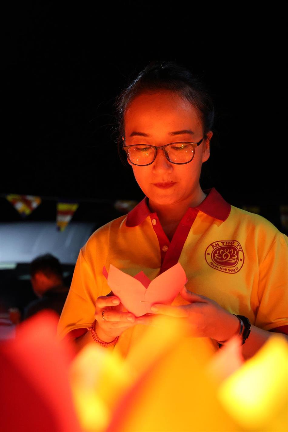 5 HOA ĐĂNG LUNG LINH 5 HOA ĐĂNG LUNG LINH