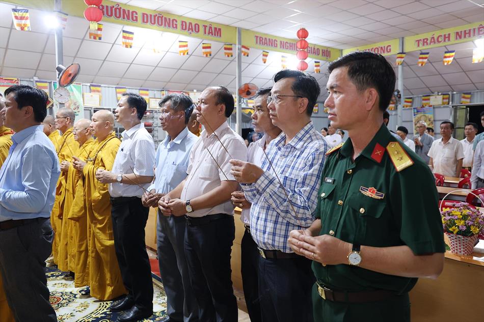 4 NGHI THỨC PHẬT ĐẢN TRANG NGHIÊM 4 NGHI THỨC PHẬT ĐẢN TRANG NGHIÊM