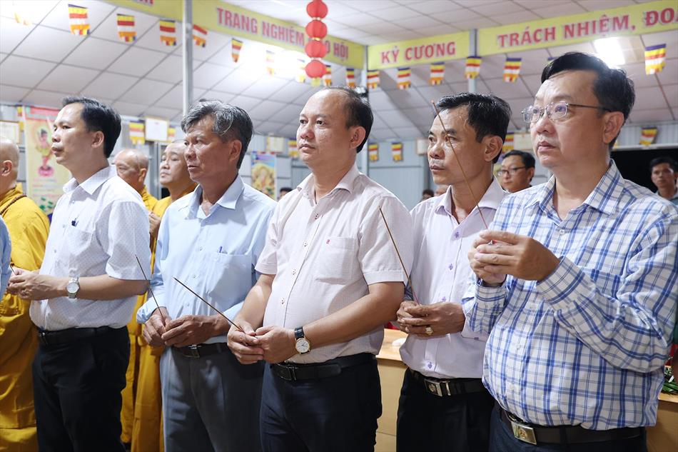 4 NGHI THỨC PHẬT ĐẢN TRANG NGHIÊM 4 NGHI THỨC PHẬT ĐẢN TRANG NGHIÊM