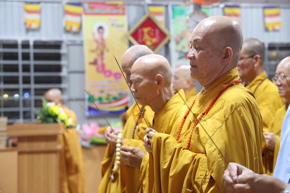 4 NGHI THỨC PHẬT ĐẢN TRANG NGHIÊM 4 NGHI THỨC PHẬT ĐẢN TRANG NGHIÊM