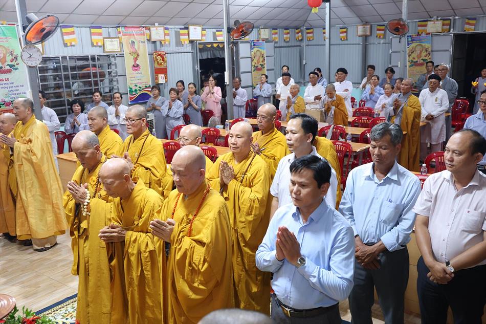 4 NGHI THỨC PHẬT ĐẢN TRANG NGHIÊM 4 NGHI THỨC PHẬT ĐẢN TRANG NGHIÊM