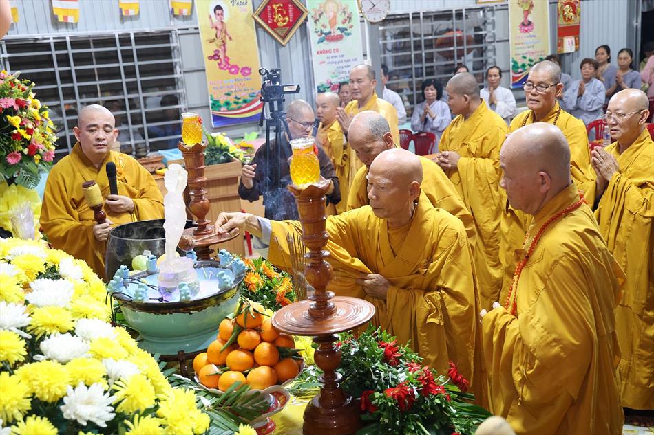 4 NGHI THỨC PHẬT ĐẢN TRANG NGHIÊM 4 NGHI THỨC PHẬT ĐẢN TRANG NGHIÊM