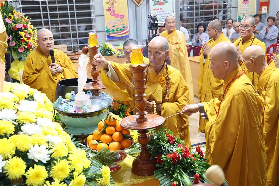 4 NGHI THỨC PHẬT ĐẢN TRANG NGHIÊM 4 NGHI THỨC PHẬT ĐẢN TRANG NGHIÊM
