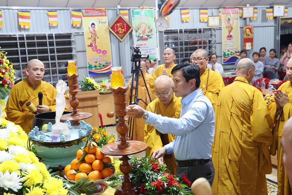 4 NGHI THỨC PHẬT ĐẢN TRANG NGHIÊM 4 NGHI THỨC PHẬT ĐẢN TRANG NGHIÊM
