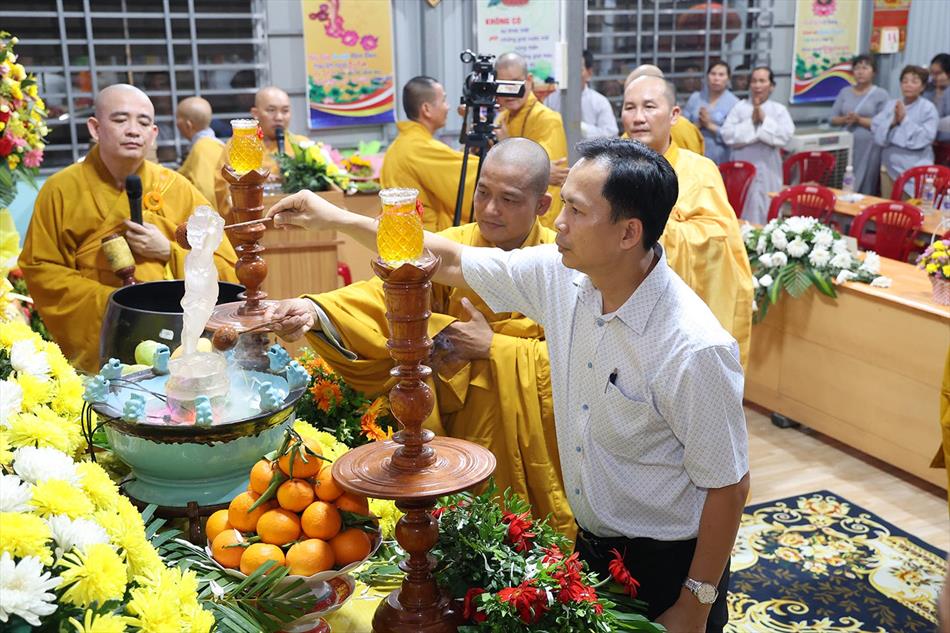 4 NGHI THỨC PHẬT ĐẢN TRANG NGHIÊM 4 NGHI THỨC PHẬT ĐẢN TRANG NGHIÊM