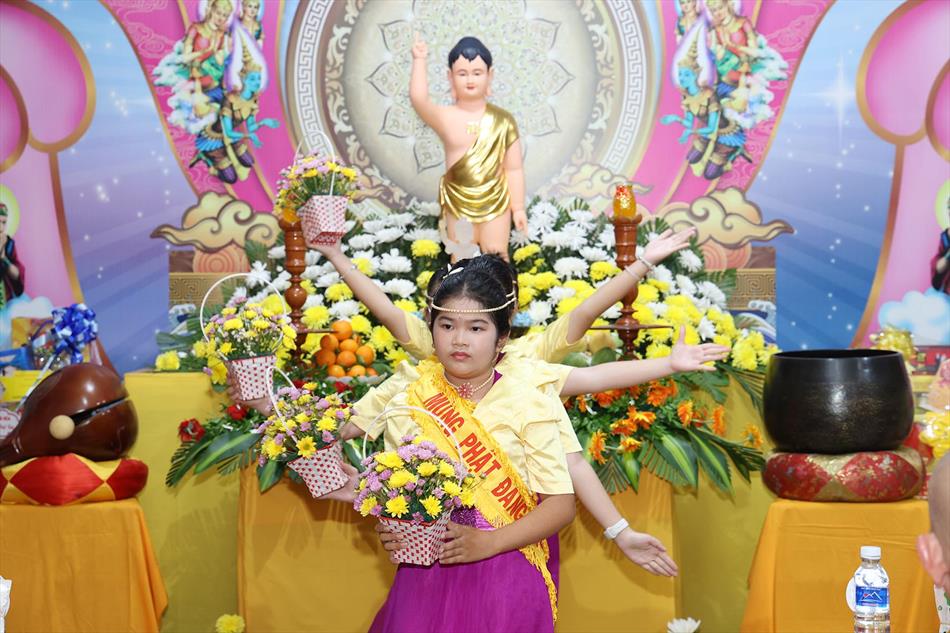 4 VĂN NGHỆ CÚNG DƯỜNG 4 VĂN NGHỆ CÚNG DƯỜNG