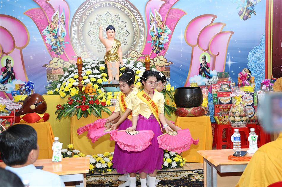 4 VĂN NGHỆ CÚNG DƯỜNG 4 VĂN NGHỆ CÚNG DƯỜNG