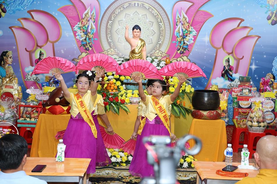 4 VĂN NGHỆ CÚNG DƯỜNG 4 VĂN NGHỆ CÚNG DƯỜNG