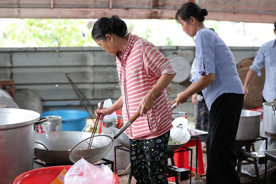 13 CHUẨN BỊ CHỢ BÁNH 13 CHUẨN BỊ CHỢ BÁNH