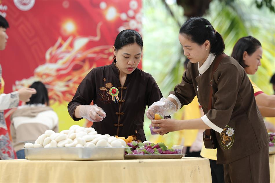 13 CHUẨN BỊ CHỢ BÁNH 13 CHUẨN BỊ CHỢ BÁNH