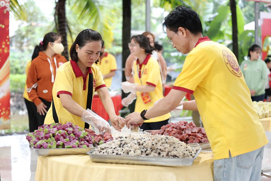 13 CHUẨN BỊ CHỢ BÁNH 13 CHUẨN BỊ CHỢ BÁNH