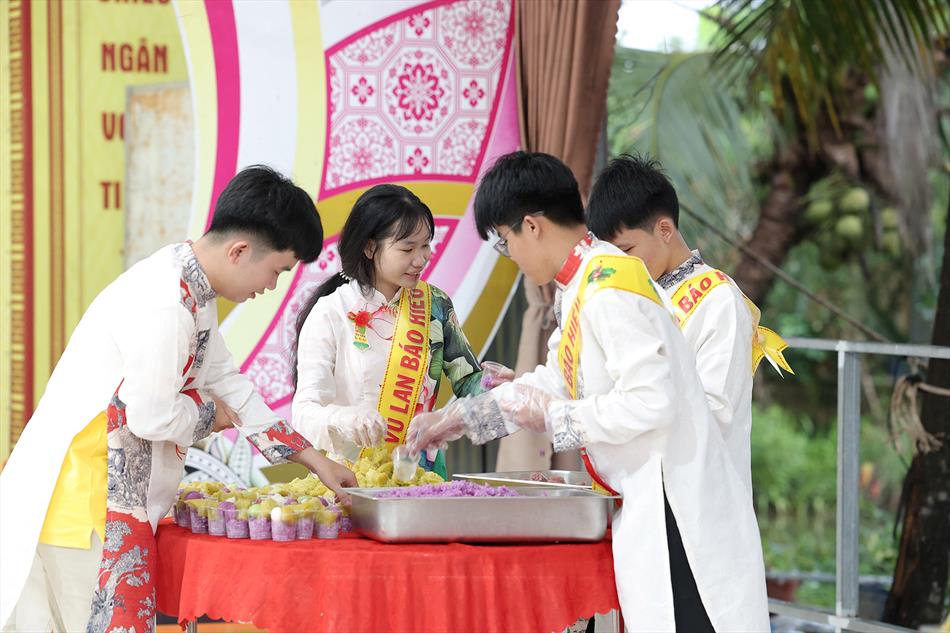 13 CHUẨN BỊ CHỢ BÁNH 13 CHUẨN BỊ CHỢ BÁNH