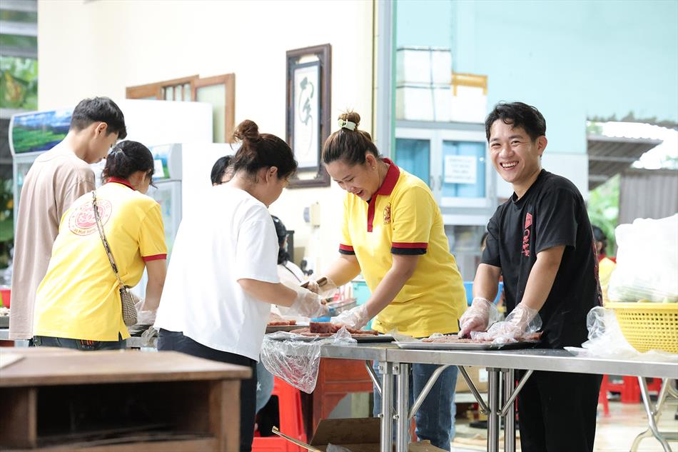 13 CHUẨN BỊ CHỢ BÁNH 13 CHUẨN BỊ CHỢ BÁNH