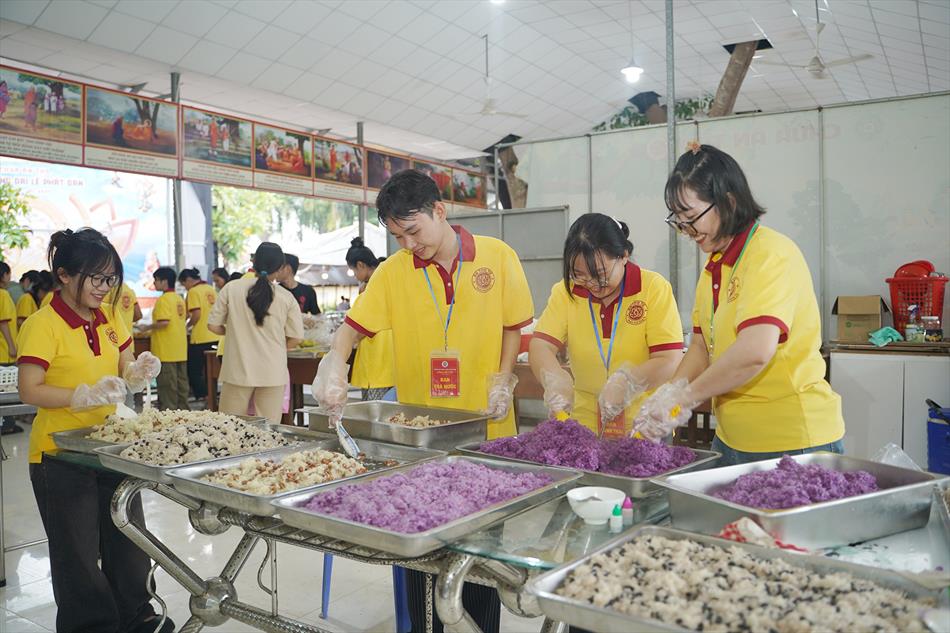 13 CHUẨN BỊ CHỢ BÁNH 13 CHUẨN BỊ CHỢ BÁNH
