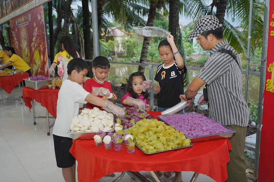 13 CHUẨN BỊ CHỢ BÁNH 13 CHUẨN BỊ CHỢ BÁNH