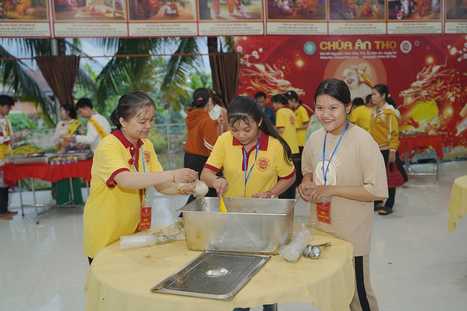 13 CHUẨN BỊ CHỢ BÁNH 13 CHUẨN BỊ CHỢ BÁNH