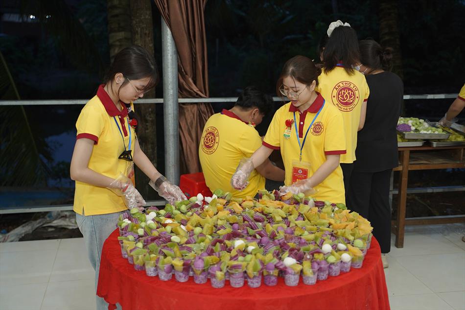 13 CHUẨN BỊ CHỢ BÁNH 13 CHUẨN BỊ CHỢ BÁNH