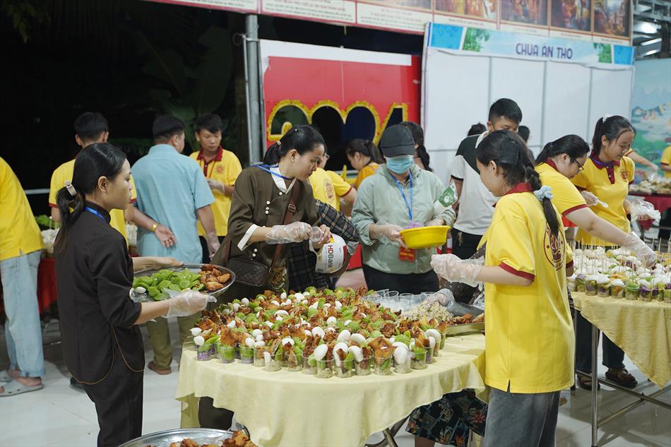 13 CHUẨN BỊ CHỢ BÁNH 13 CHUẨN BỊ CHỢ BÁNH