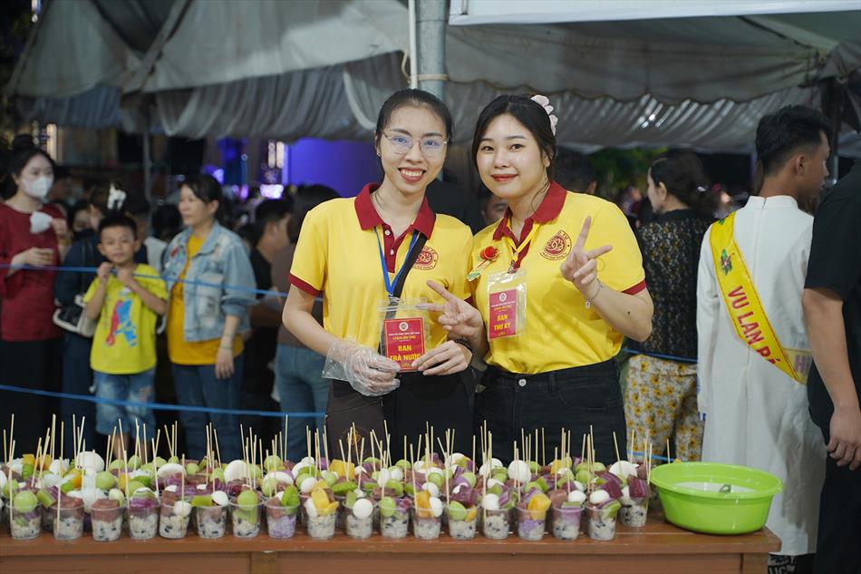13 CHUẨN BỊ CHỢ BÁNH 13 CHUẨN BỊ CHỢ BÁNH