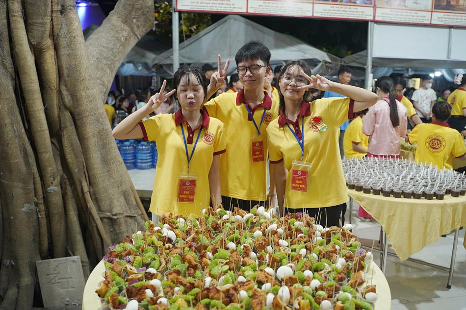 13 CHUẨN BỊ CHỢ BÁNH 13 CHUẨN BỊ CHỢ BÁNH