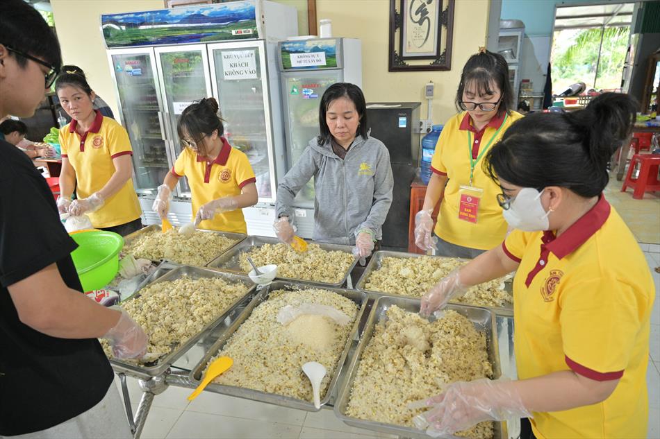 13 CHUẨN BỊ CHỢ BÁNH 13 CHUẨN BỊ CHỢ BÁNH