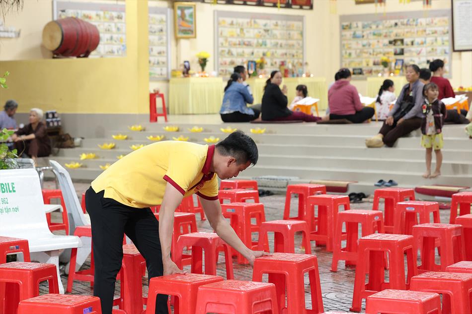 15 TRUYỀN THÔNG & PHỤNG SỰ 15 TRUYỀN THÔNG & PHỤNG SỰ