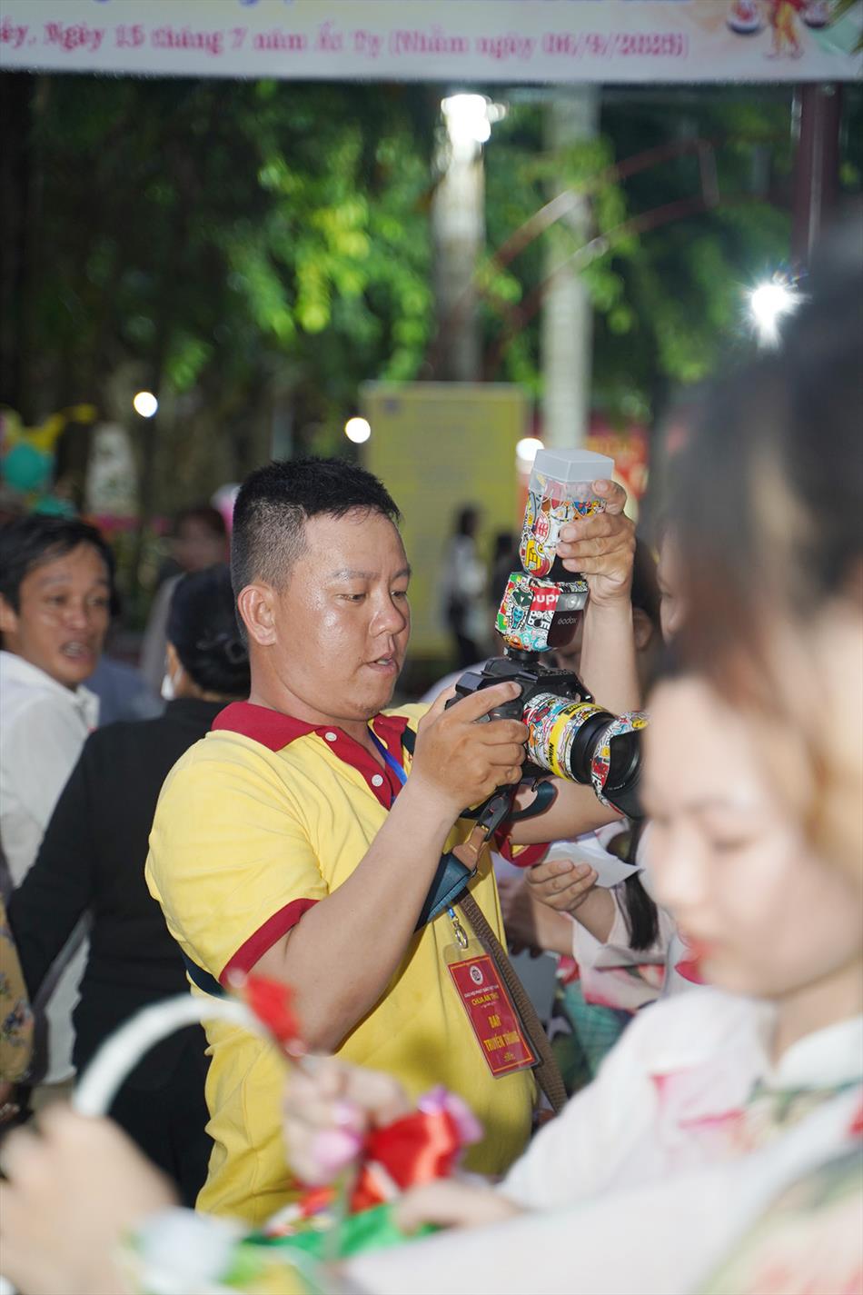 15 TRUYỀN THÔNG & PHỤNG SỰ 15 TRUYỀN THÔNG & PHỤNG SỰ