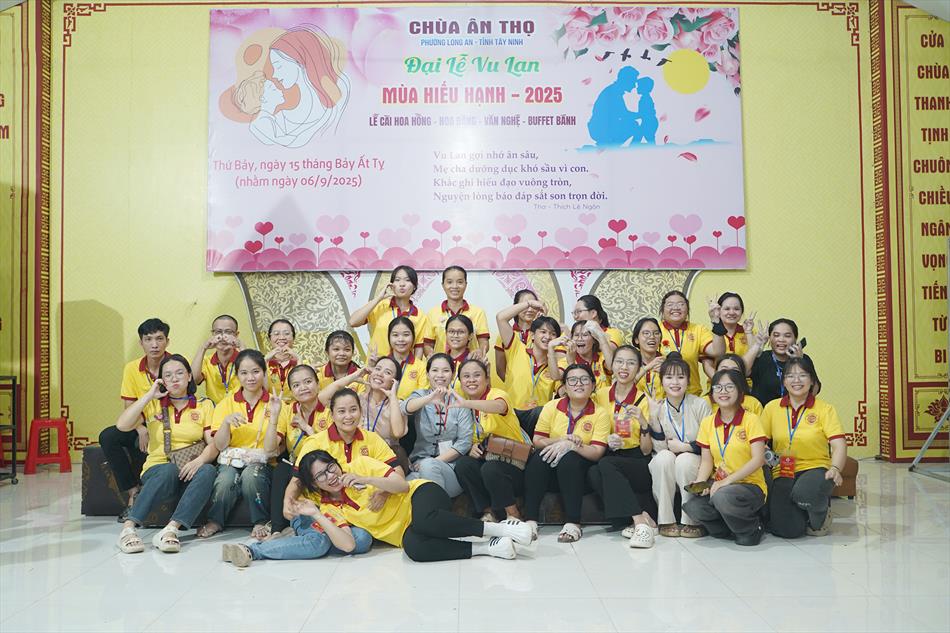 15 TRUYỀN THÔNG & PHỤNG SỰ 15 TRUYỀN THÔNG & PHỤNG SỰ