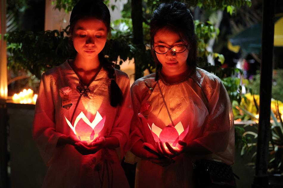 1 HOA ĐĂNG - CHÁNH ĐIỆN 1 HOA ĐĂNG - CHÁNH ĐIỆN