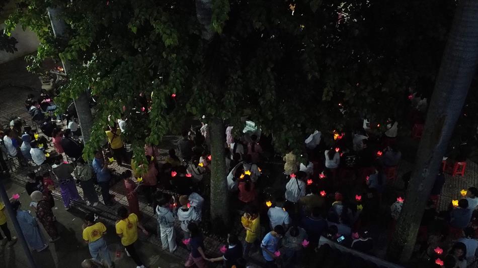 1 HOA ĐĂNG - CHÁNH ĐIỆN 1 HOA ĐĂNG - CHÁNH ĐIỆN
