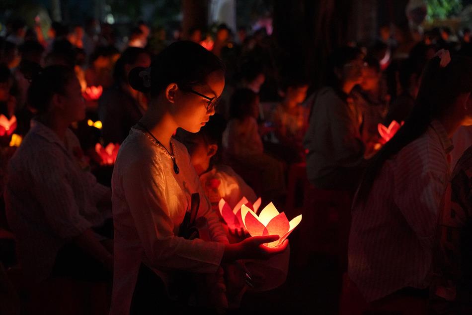 1 HOA ĐĂNG - CHÁNH ĐIỆN 1 HOA ĐĂNG - CHÁNH ĐIỆN