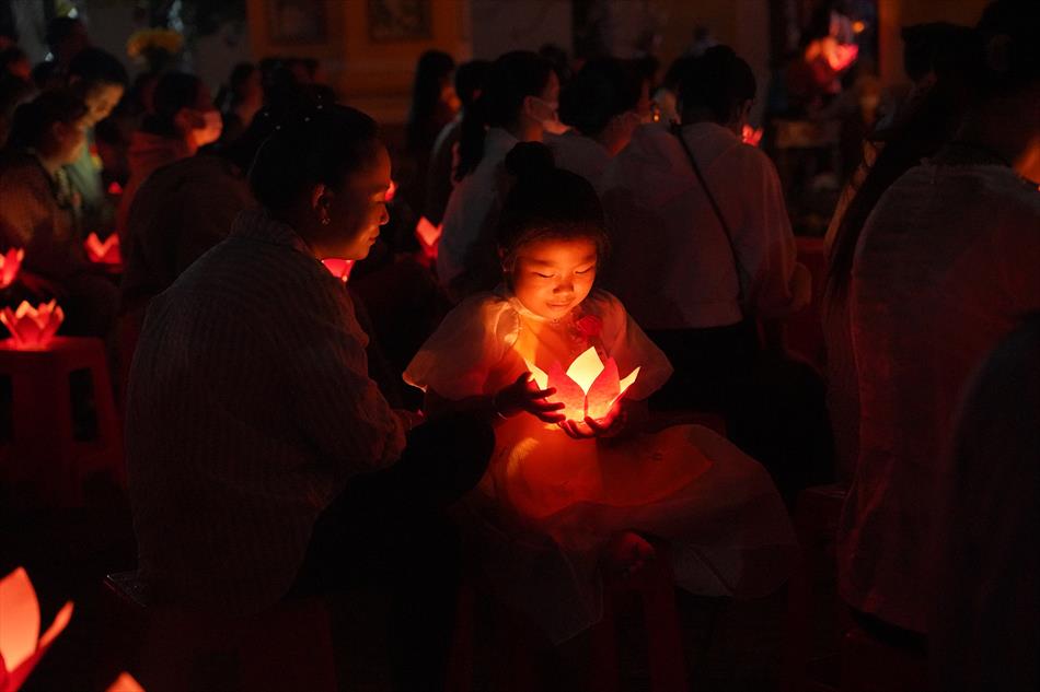 1 HOA ĐĂNG - CHÁNH ĐIỆN 1 HOA ĐĂNG - CHÁNH ĐIỆN