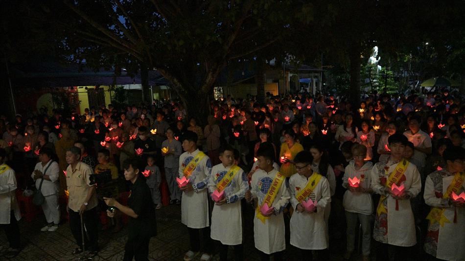 1 HOA ĐĂNG - CHÁNH ĐIỆN 1 HOA ĐĂNG - CHÁNH ĐIỆN