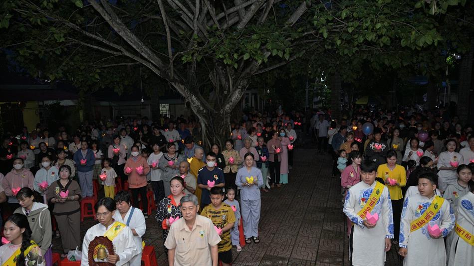1 HOA ĐĂNG - CHÁNH ĐIỆN 1 HOA ĐĂNG - CHÁNH ĐIỆN