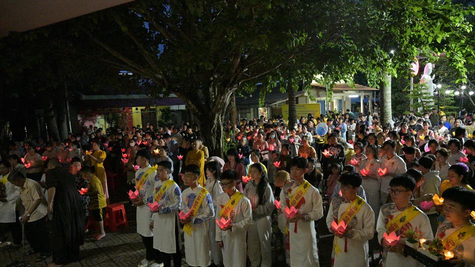 1 HOA ĐĂNG - CHÁNH ĐIỆN 1 HOA ĐĂNG - CHÁNH ĐIỆN
