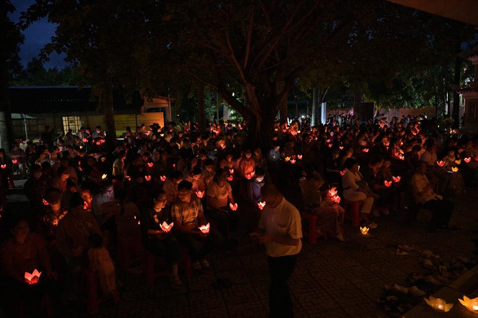 1 HOA ĐĂNG - CHÁNH ĐIỆN 1 HOA ĐĂNG - CHÁNH ĐIỆN