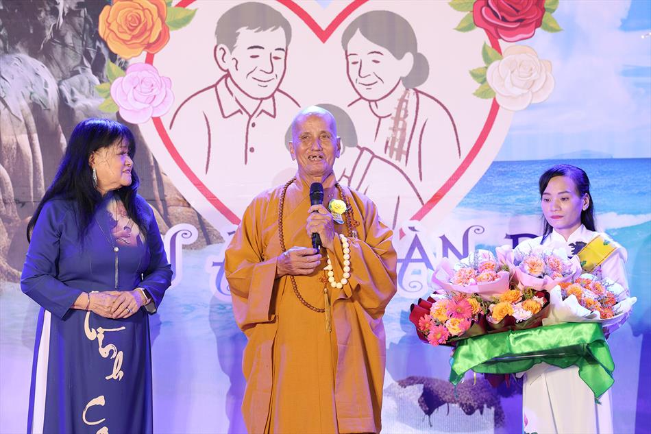 3 CÀI HOA HỒNG - VĂN NGHỆ 3 CÀI HOA HỒNG - VĂN NGHỆ