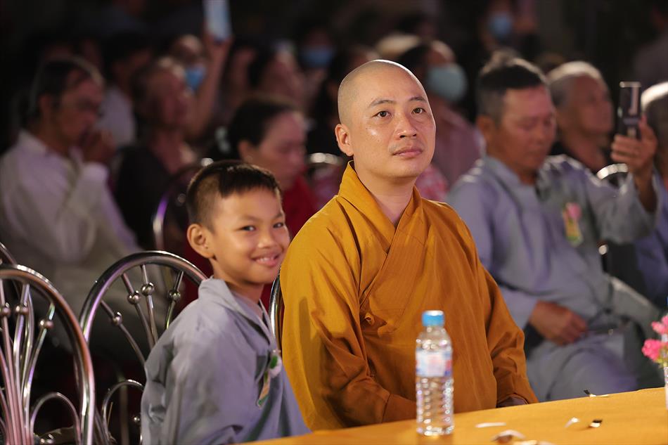 3 CÀI HOA HỒNG - VĂN NGHỆ 3 CÀI HOA HỒNG - VĂN NGHỆ