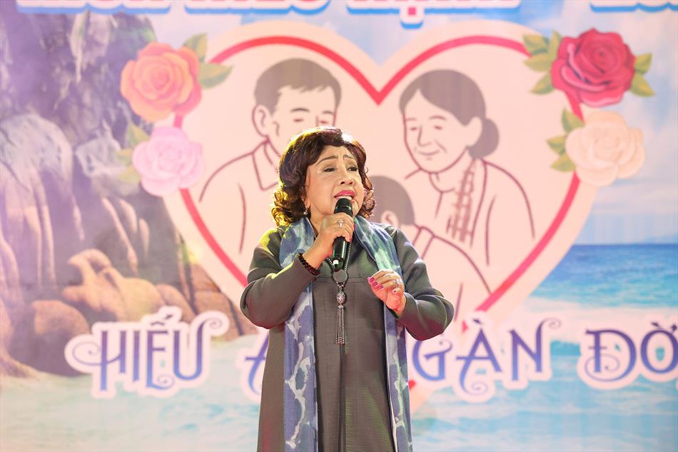 4 NSND LỆ THUỶ 4 NSND LỆ THUỶ
