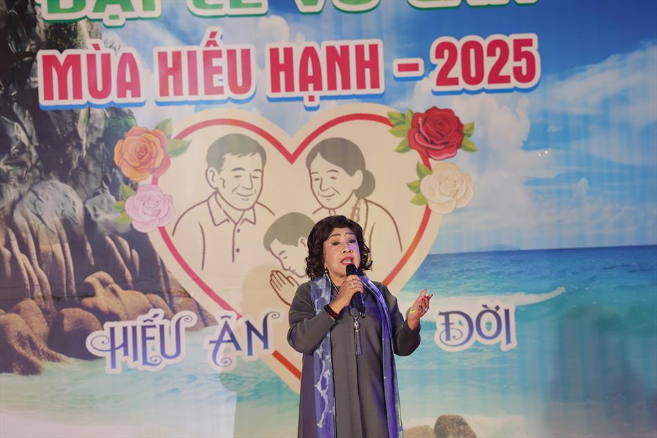 4 NSND LỆ THUỶ 4 NSND LỆ THUỶ