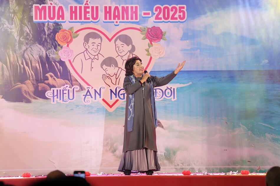 4 NSND LỆ THUỶ 4 NSND LỆ THUỶ