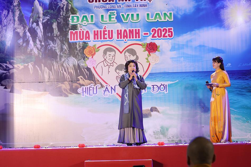 4 NSND LỆ THUỶ 4 NSND LỆ THUỶ
