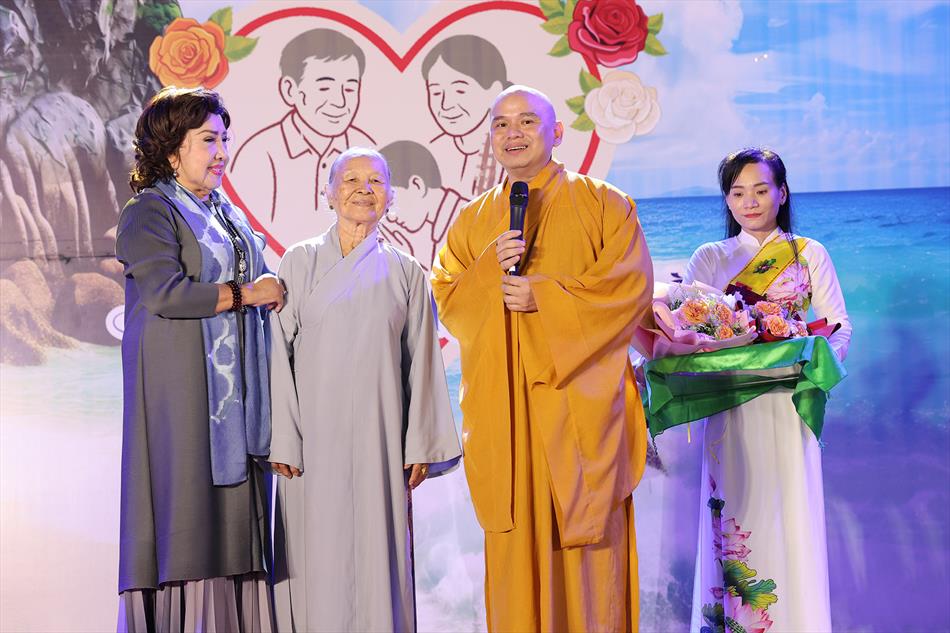 4 NSND LỆ THUỶ 4 NSND LỆ THUỶ