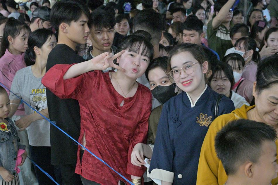 12 KHAI MẠC CHỢ BÁNH 12 KHAI MẠC CHỢ BÁNH