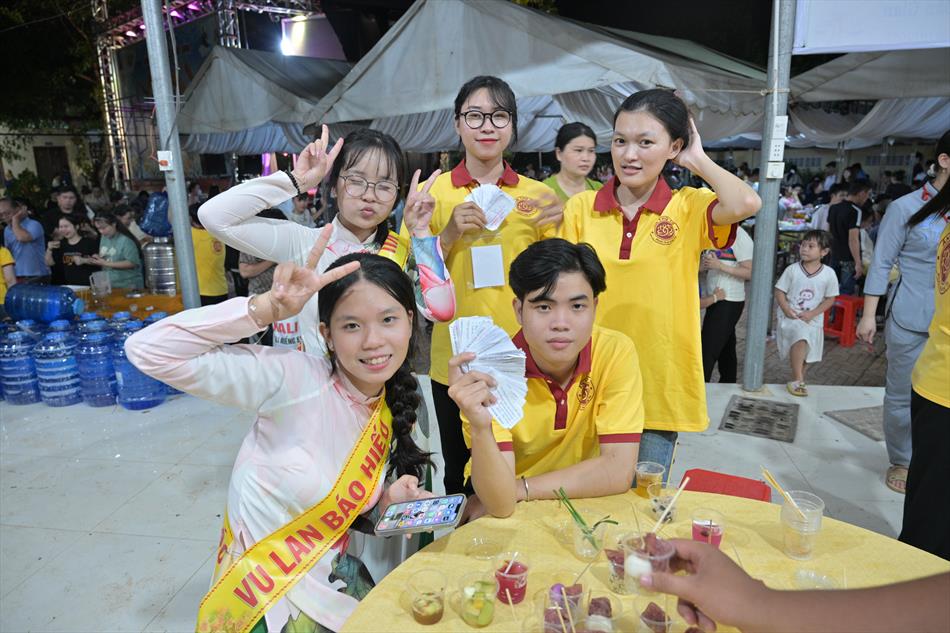 12 KHAI MẠC CHỢ BÁNH 12 KHAI MẠC CHỢ BÁNH