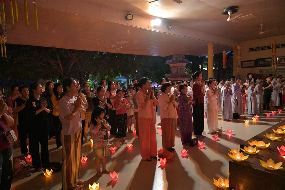 1 HOA ĐĂNG - CHÁNH ĐIỆN 1 HOA ĐĂNG - CHÁNH ĐIỆN