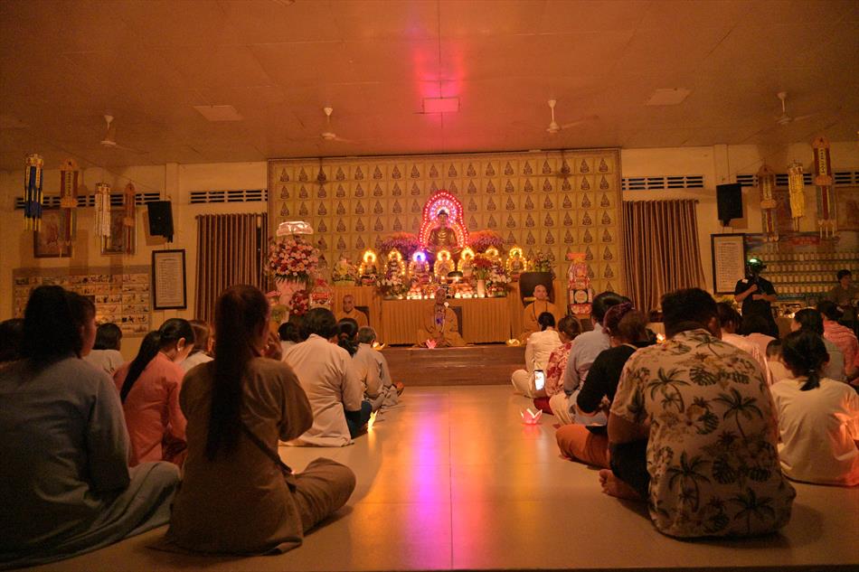1 HOA ĐĂNG - CHÁNH ĐIỆN 1 HOA ĐĂNG - CHÁNH ĐIỆN