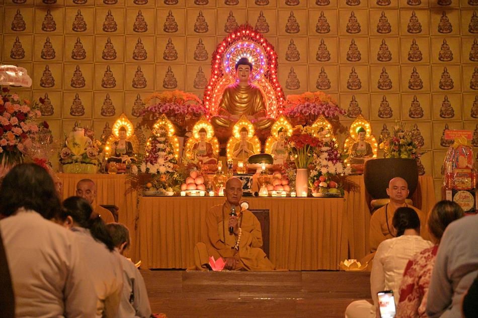 1 HOA ĐĂNG - CHÁNH ĐIỆN 1 HOA ĐĂNG - CHÁNH ĐIỆN