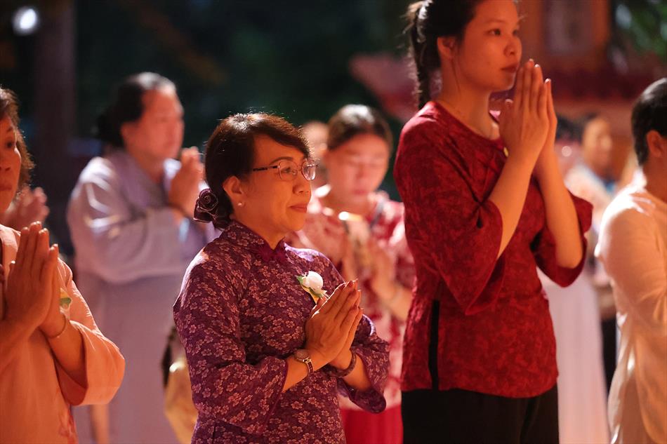 1 HOA ĐĂNG - CHÁNH ĐIỆN 1 HOA ĐĂNG - CHÁNH ĐIỆN