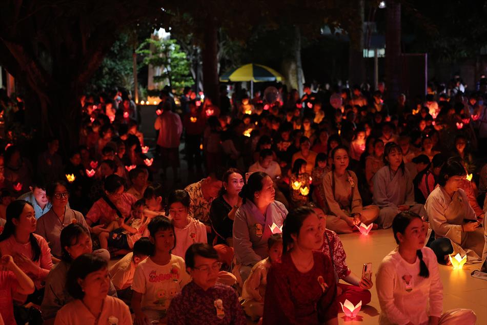 1 HOA ĐĂNG - CHÁNH ĐIỆN 1 HOA ĐĂNG - CHÁNH ĐIỆN
